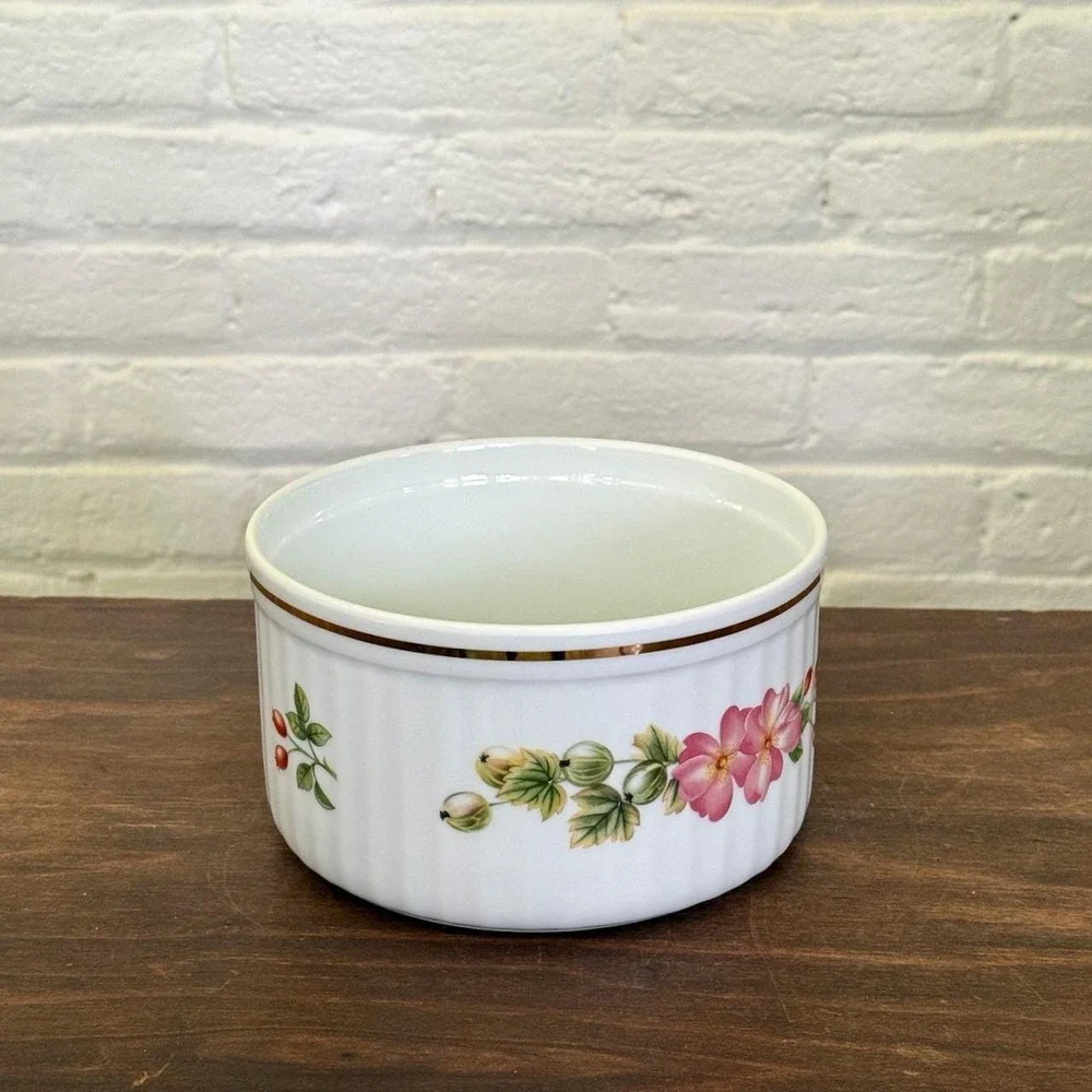 Royal Worcester Pershore Fine Oven Safe Souffle Botanical Floral 1978 England